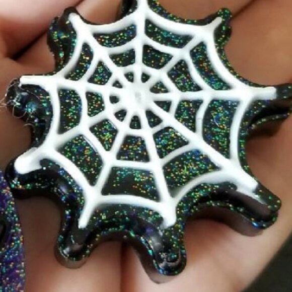 Cobb Webb Soaps Set 6 Halloween Soaps, Handmade Party Favors, Gothic Party Gift - Picture 14 of 16